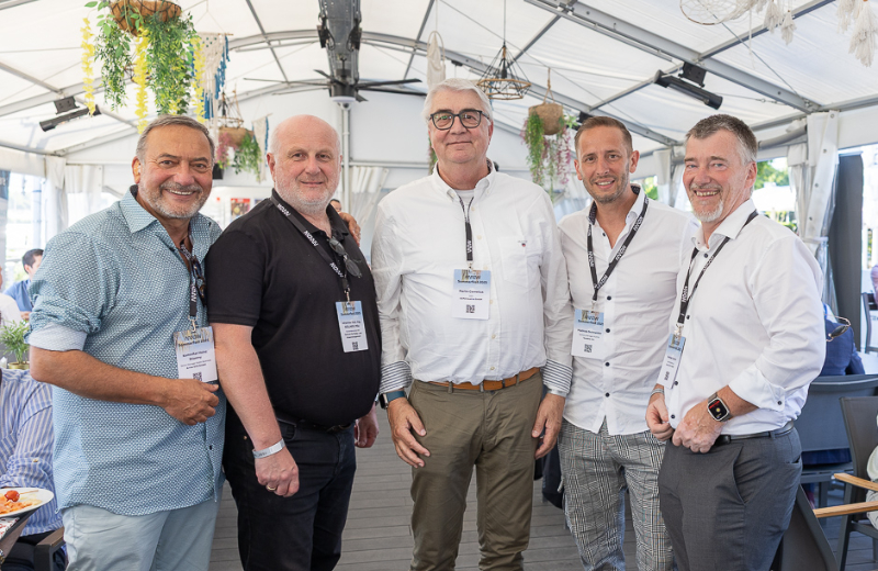Branchentreff am Beach: IT-Größen und Auszeichnungen beim Arrow Sommerfest