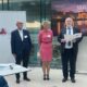 v.l.n.r.: Präsident Wolfgang Reisinger, Maike van den Boom, Vorstandsvorsitzender Johannes Göllner